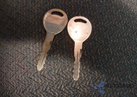 2005 Chevrolet Silverado 1500 Work Truck z USA, uszkodzony, nr VIN 1GCEC14X35Z354401